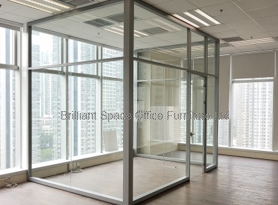 Glass System 玻璃屏風